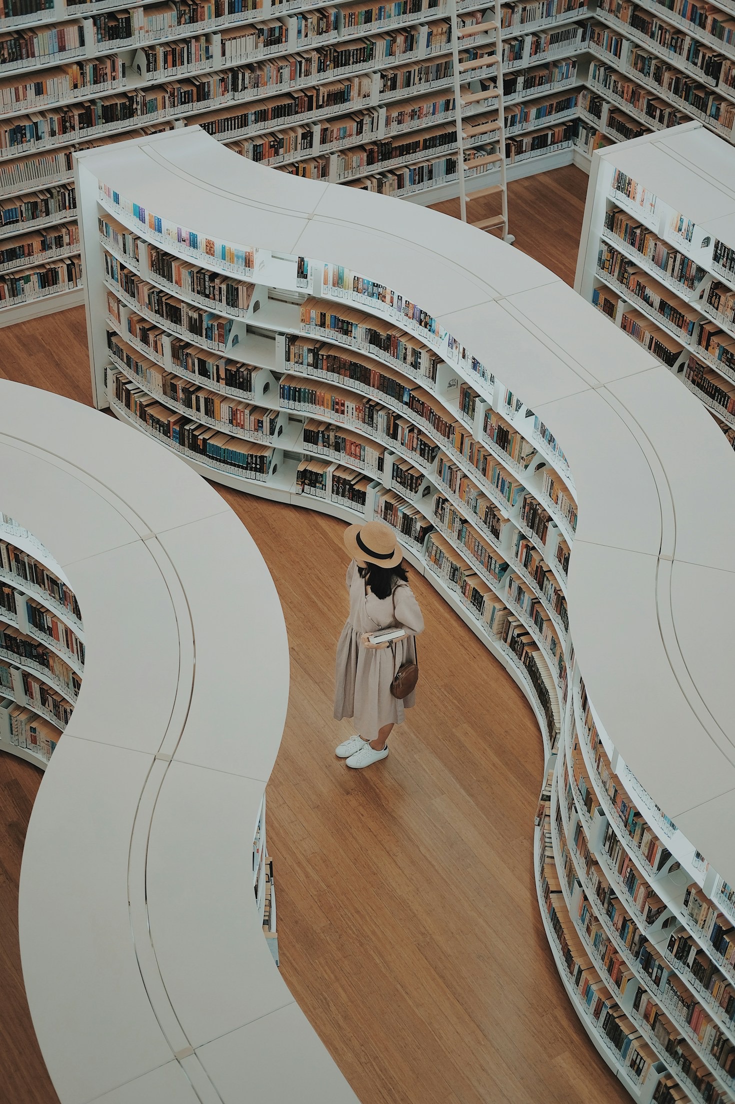 How Serialized Fiction Keeps Readers Hooked